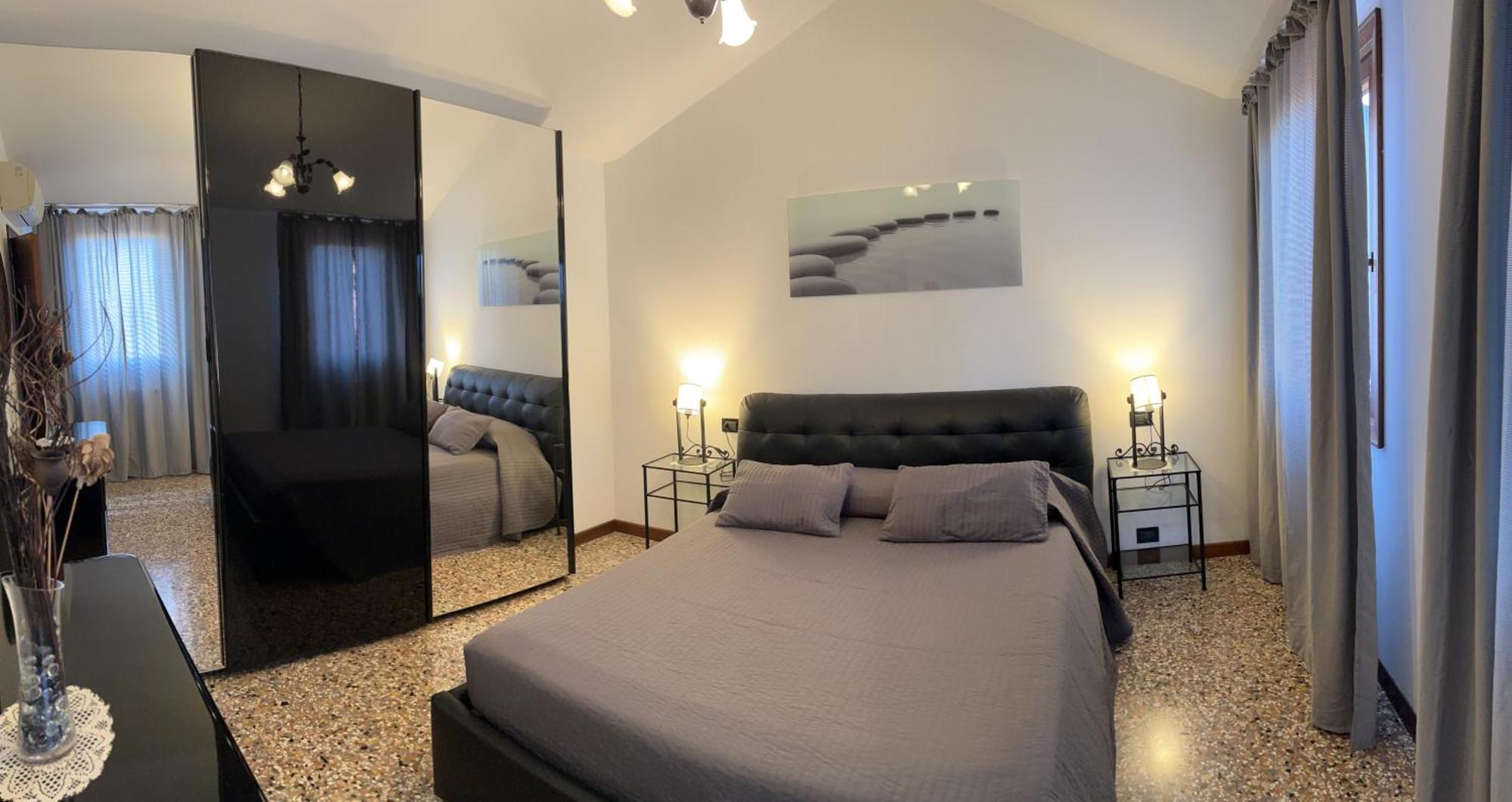 Ca' Delfina Holiday Home Венеция Экстерьер фото
