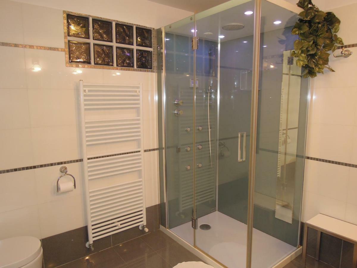 Ca' Delfina Holiday Home Венеция Экстерьер фото